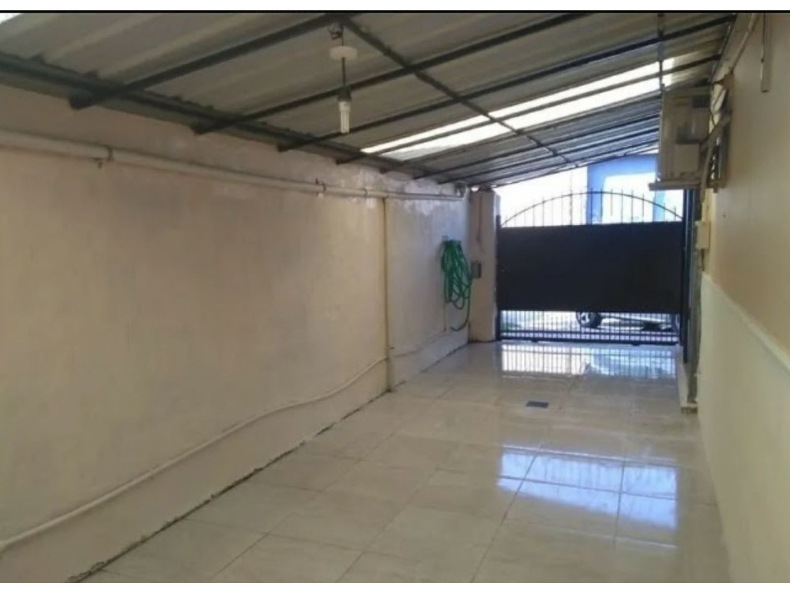 Venta Casa Estilo Americano en Castelar Sur - 20