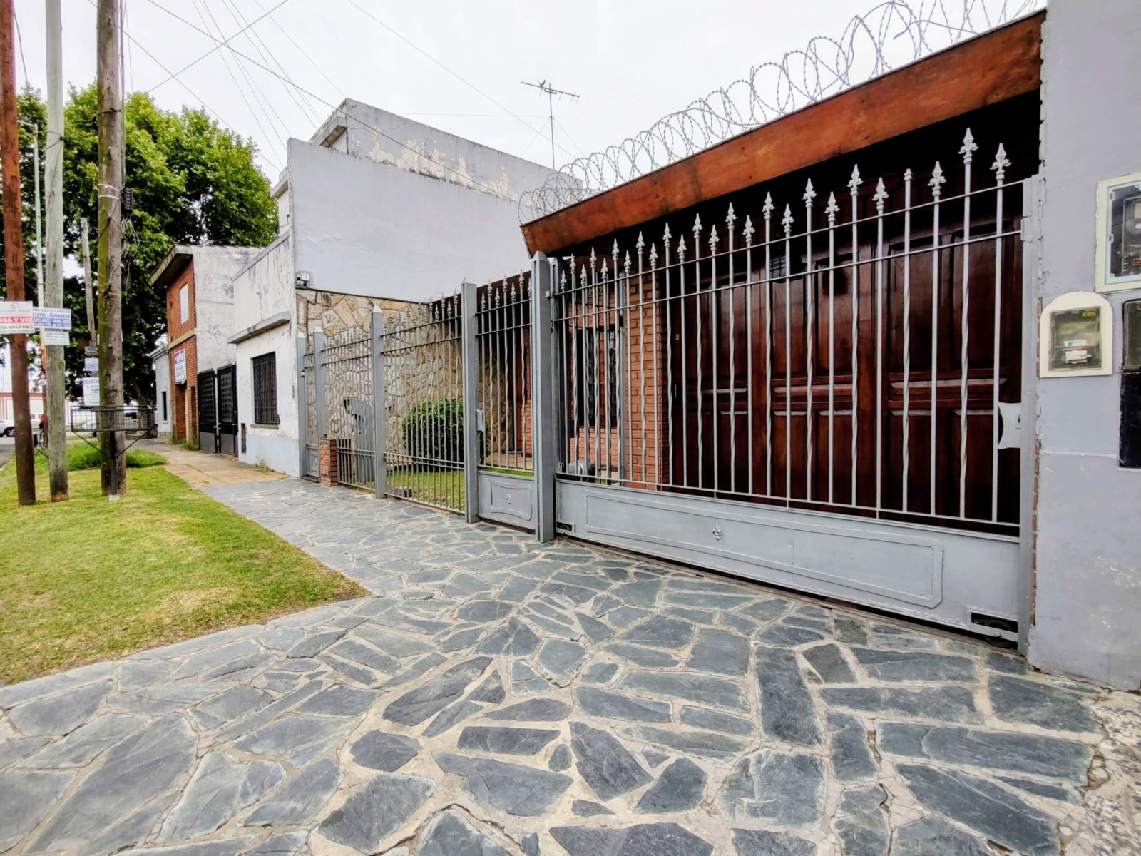 Casa en Venta 5 ambientes en Moron — foto 3