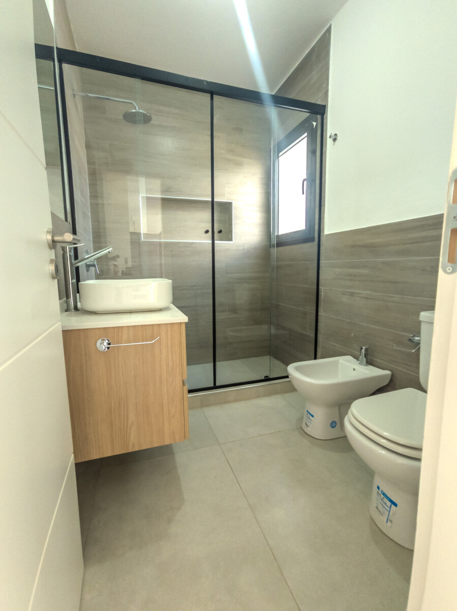 DUPLEX A ESTRENAR DE 3 DORMITORIOS CON PATIO Y GALERIA TECHADA CON ASADOR. LOTE 27 MZA 32. CAMPO CHICO - 22