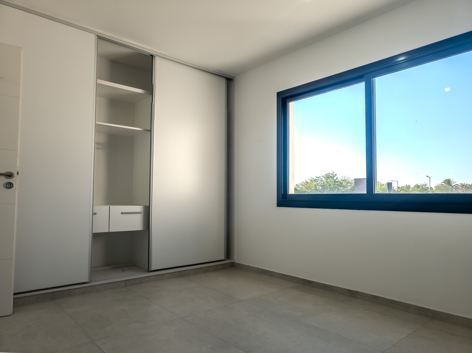 DUPLEX A ESTRENAR DE 3 DORMITORIOS CON PATIO Y GALERIA TECHADA CON ASADOR. LOTE 27 MZA 32. CAMPO CHICO - 31