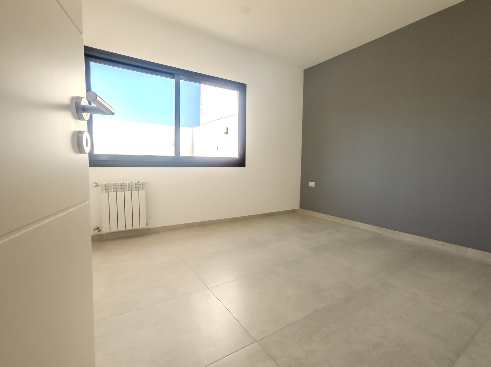 DUPLEX A ESTRENAR DE 3 DORMITORIOS CON PATIO Y GALERIA TECHADA CON ASADOR. LOTE 27 MZA 32. CAMPO CHICO - 40