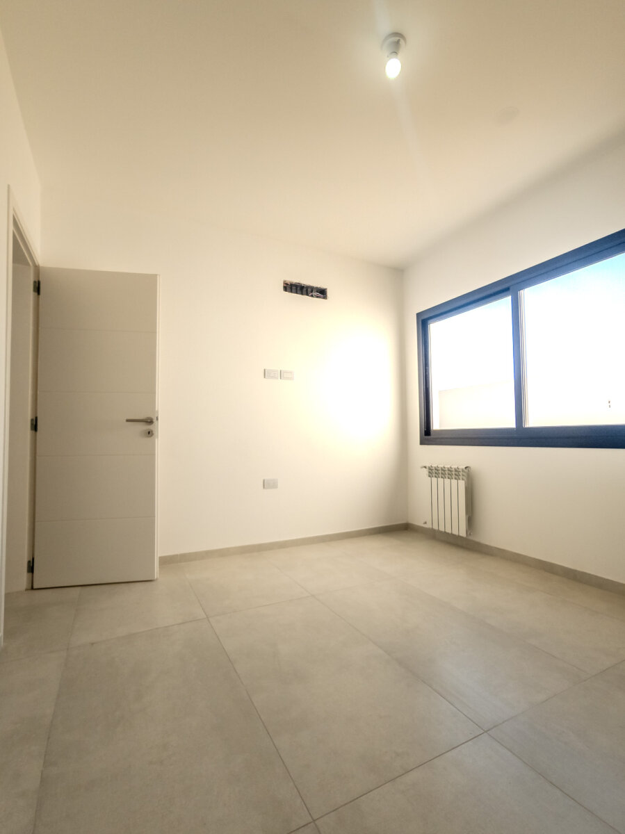 DUPLEX A ESTRENAR DE 3 DORMITORIOS CON PATIO Y GALERIA TECHADA CON ASADOR. LOTE 27 MZA 32. CAMPO CHICO - 39