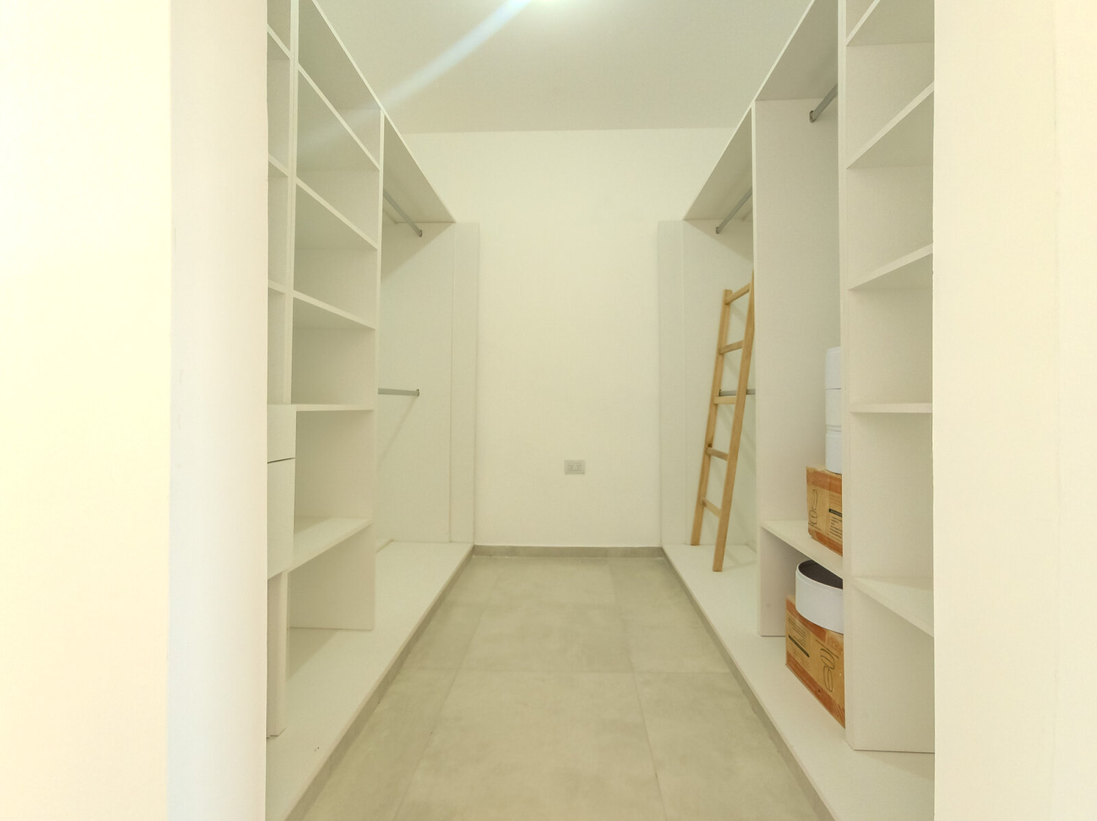 DUPLEX A ESTRENAR DE 3 DORMITORIOS CON PATIO Y GALERIA TECHADA CON ASADOR. LOTE 27 MZA 32. CAMPO CHICO - 38