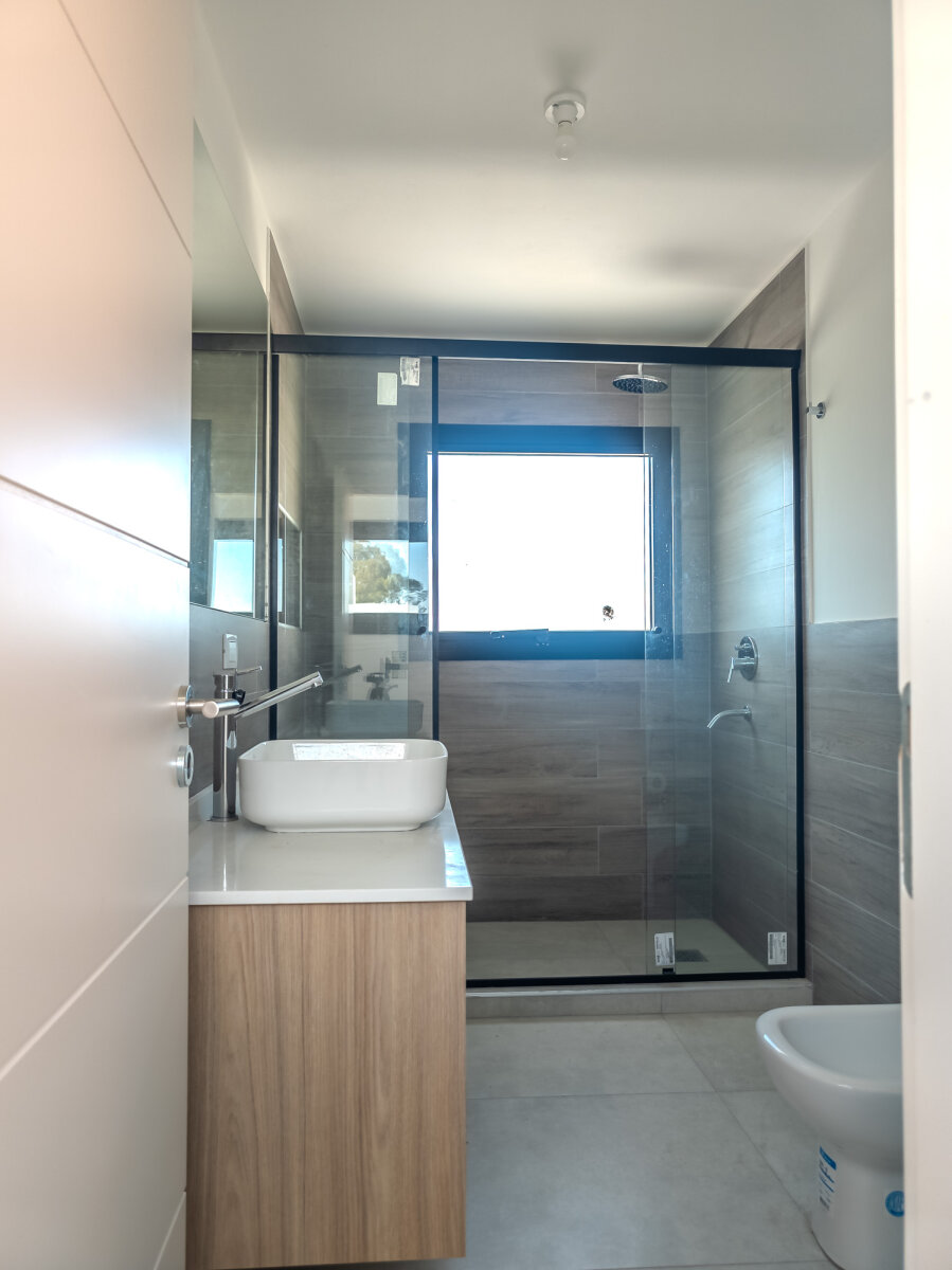 DUPLEX A ESTRENAR DE 3 DORMITORIOS CON PATIO Y GALERIA TECHADA CON ASADOR. LOTE 27 MZA 32. CAMPO CHICO - 32