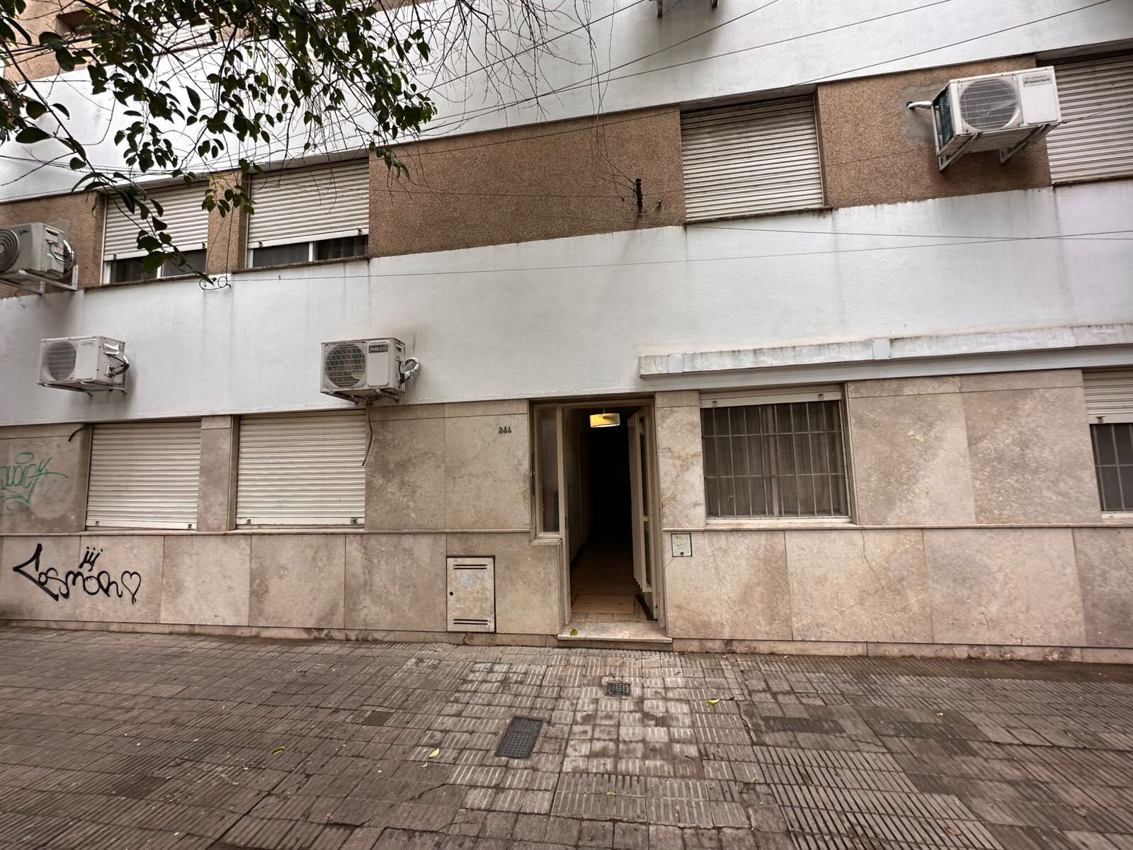 Venta departamento dos dormitorios con cochera. Barrio Pichincha — foto 2