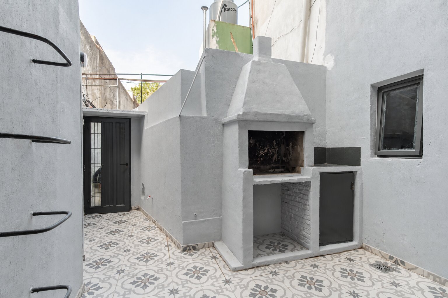 VENTA PH EN CABALLITO. 2 AMBIENTES. REFACCIONADO. PARRILLA. SIN EXP — foto 2