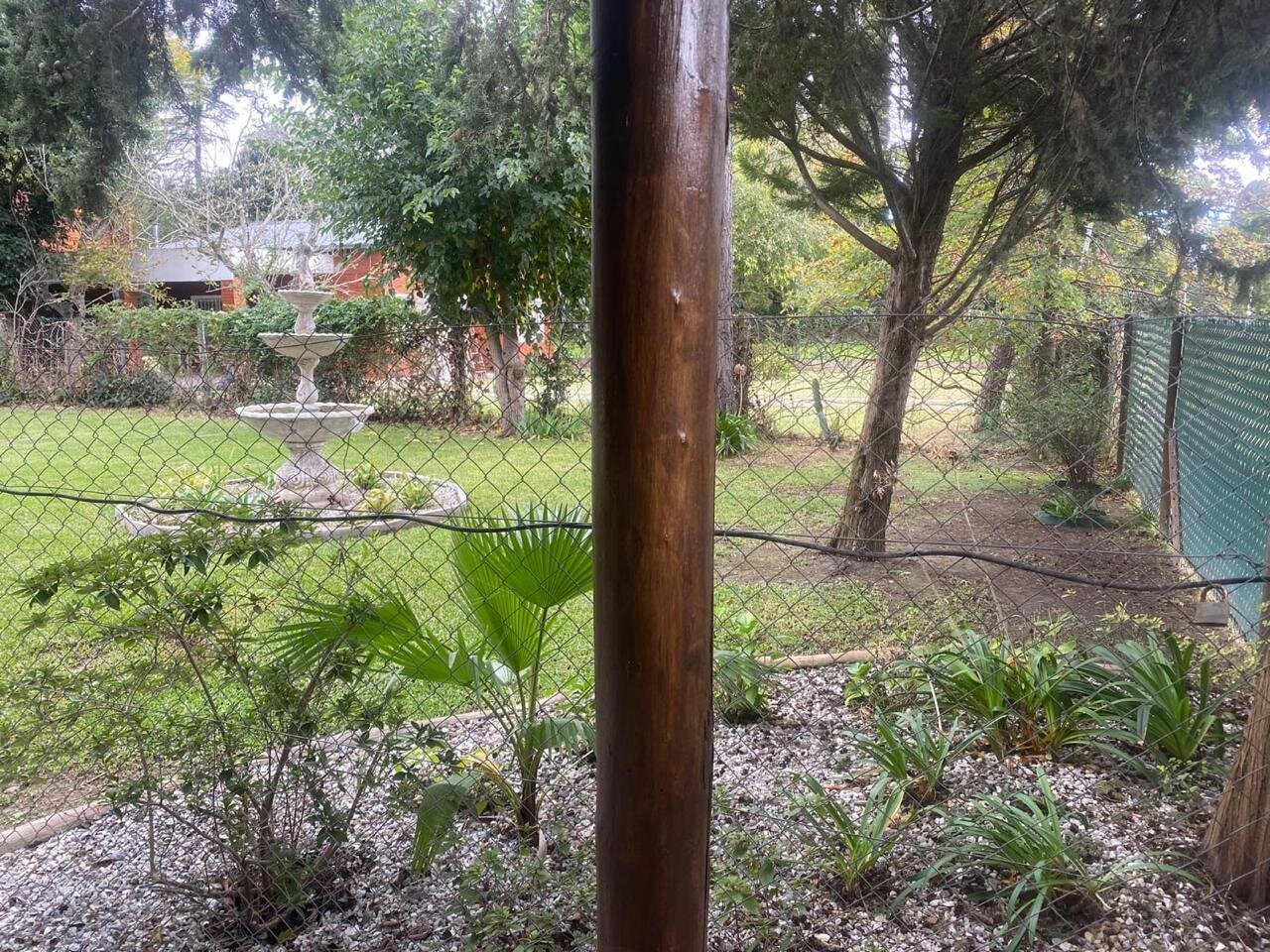 CASA DE DOS DORMITORIOS CON PILETA Y AMPLIO PARQUE EN OLIVEROS - 23