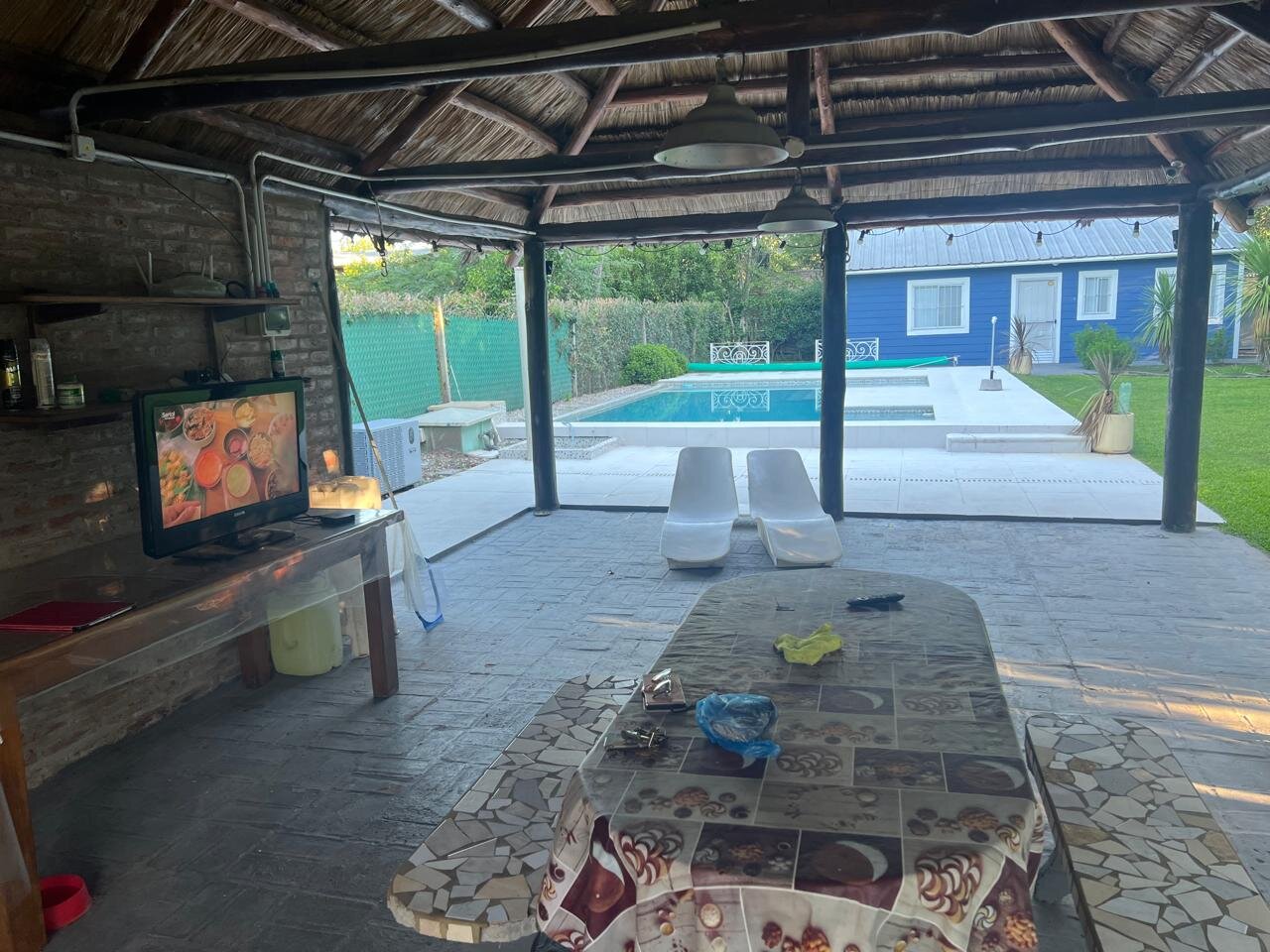 CASA DE DOS DORMITORIOS CON PILETA Y AMPLIO PARQUE EN OLIVEROS - 19