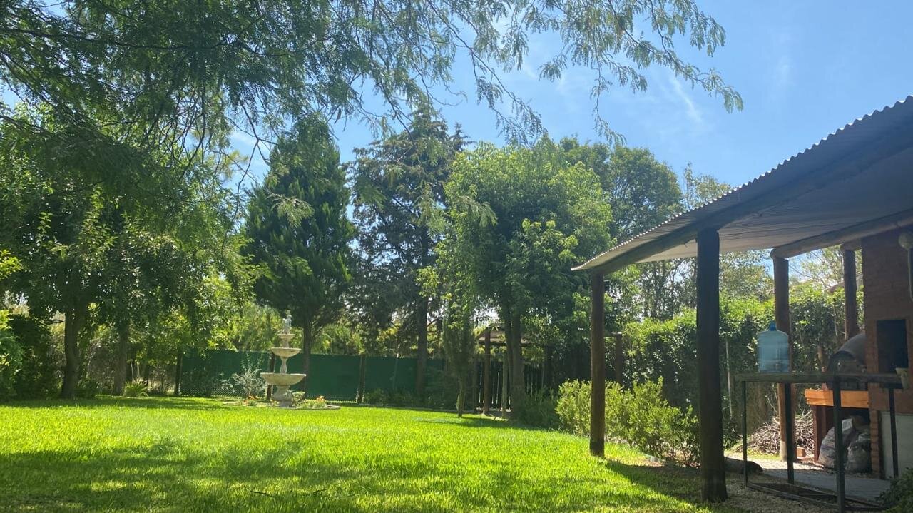 CASA DE DOS DORMITORIOS CON PILETA Y AMPLIO PARQUE EN OLIVEROS - 22