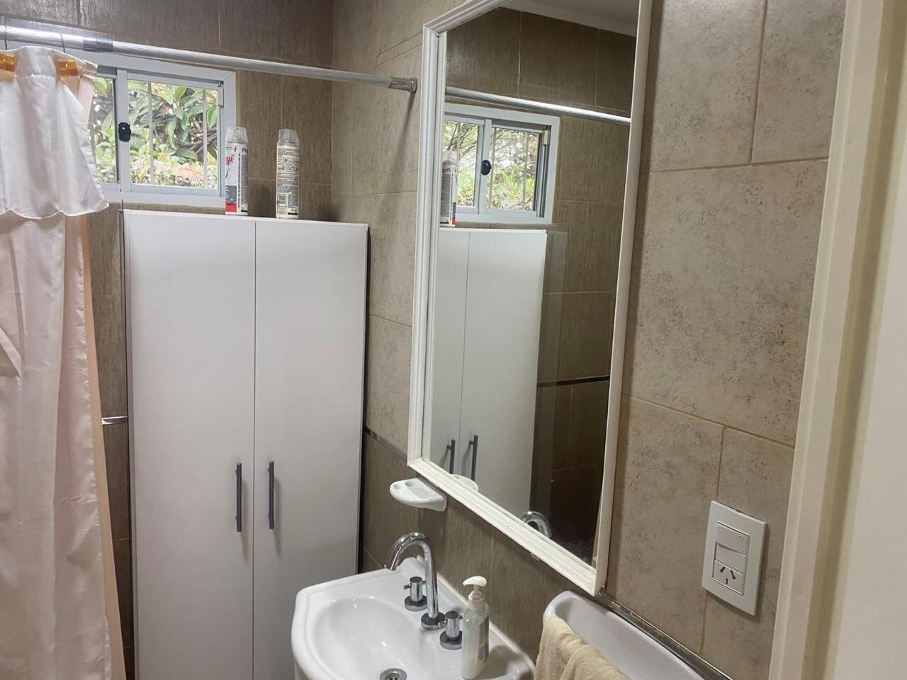 CASA DE DOS DORMITORIOS CON PILETA Y AMPLIO PARQUE EN OLIVEROS — foto 13