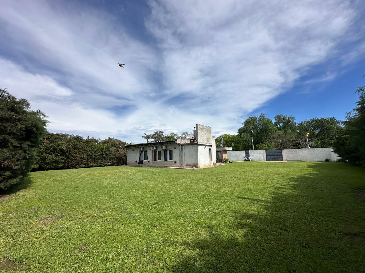 Vende/permuta bella casa en Parque Avambae — foto 4
