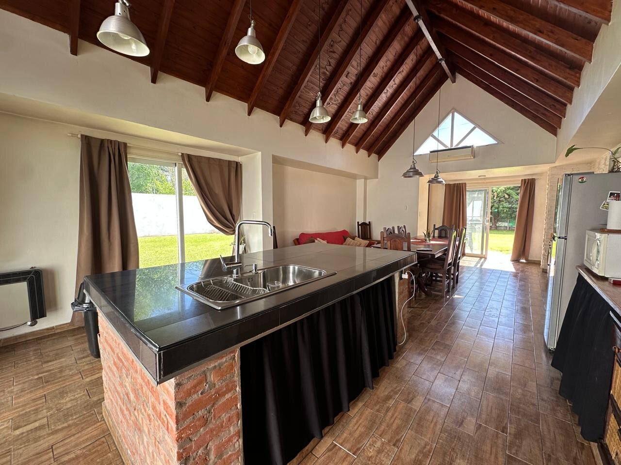 Vende/permuta bella casa en Parque Avambae - 21