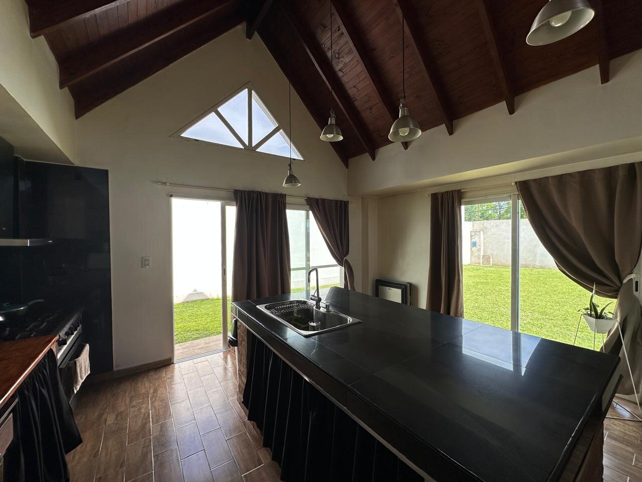 Vende/permuta bella casa en Parque Avambae — foto 13