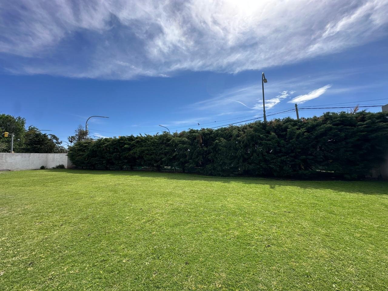 Vende/permuta bella casa en Parque Avambae — foto 3
