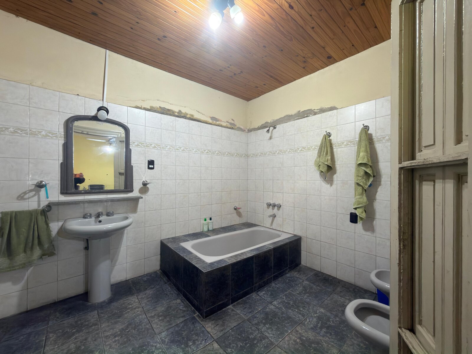 CASA DE TRES DORMITORIOS EN BARRIO TRIANGULO Y MODERNO — foto 6