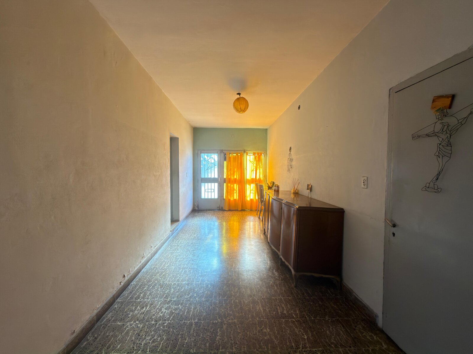 CASA DE TRES DORMITORIOS EN BARRIO TRIANGULO Y MODERNO - 16