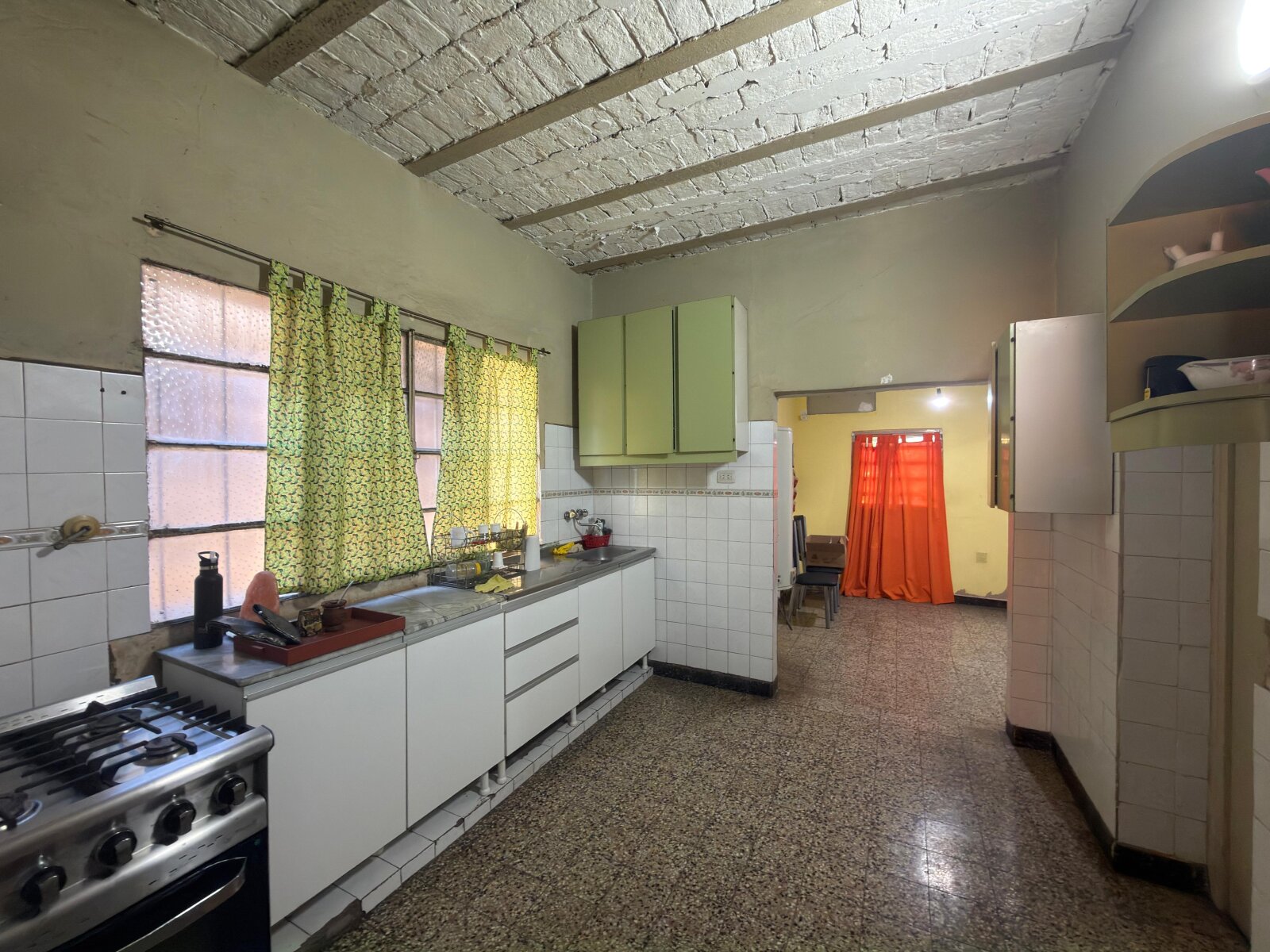 CASA DE TRES DORMITORIOS EN BARRIO TRIANGULO Y MODERNO — foto 9