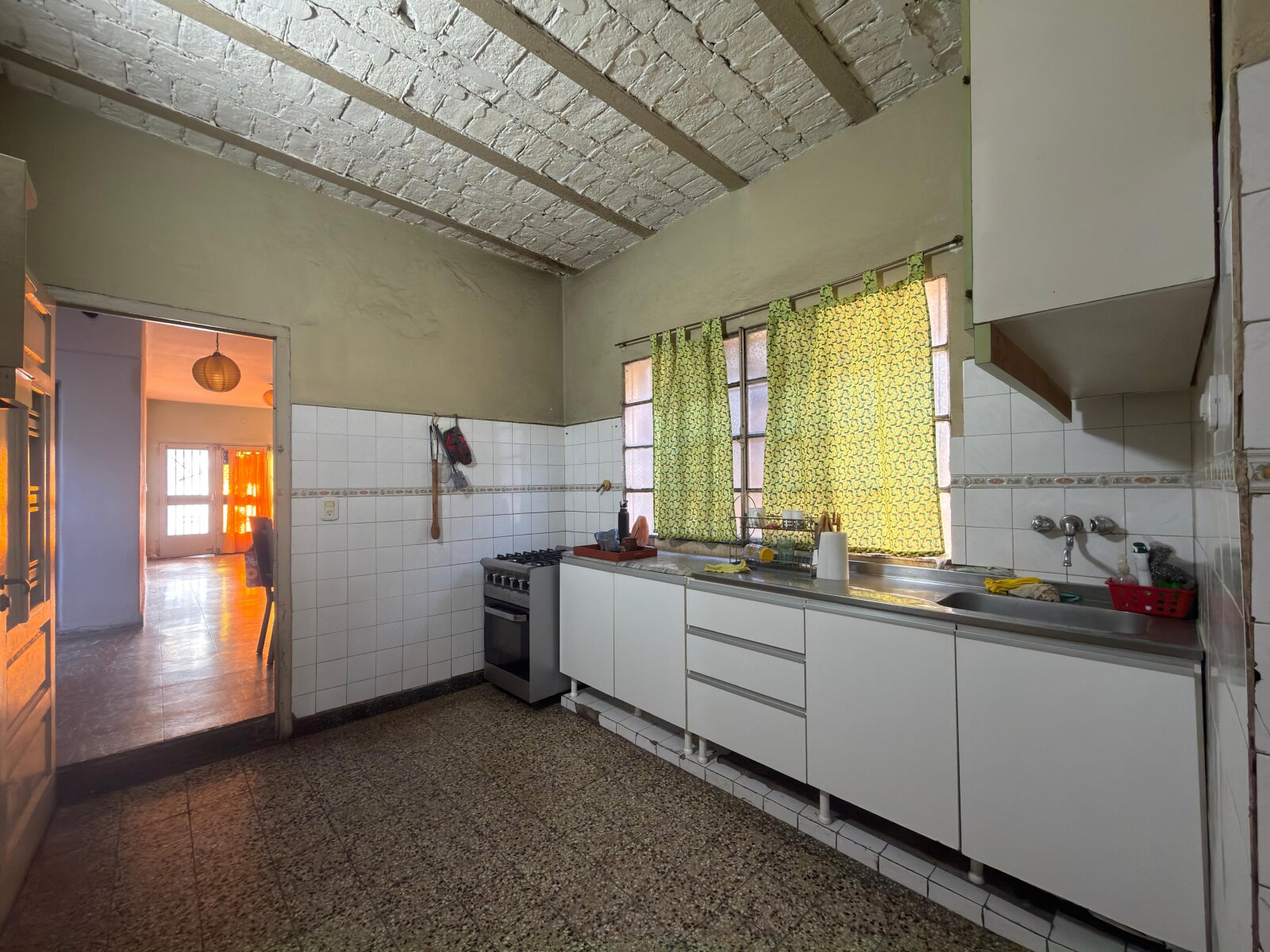 CASA DE TRES DORMITORIOS EN BARRIO TRIANGULO Y MODERNO — foto 8