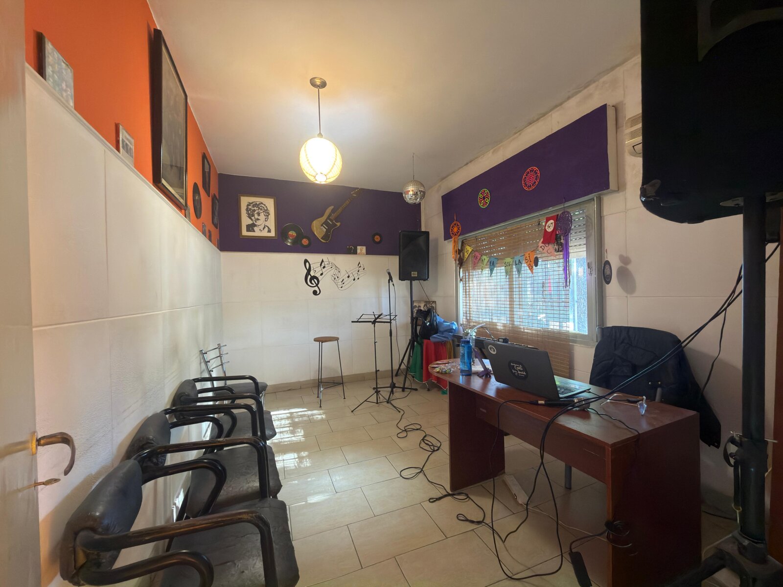 CASA DE TRES DORMITORIOS EN BARRIO TRIANGULO Y MODERNO — foto 2
