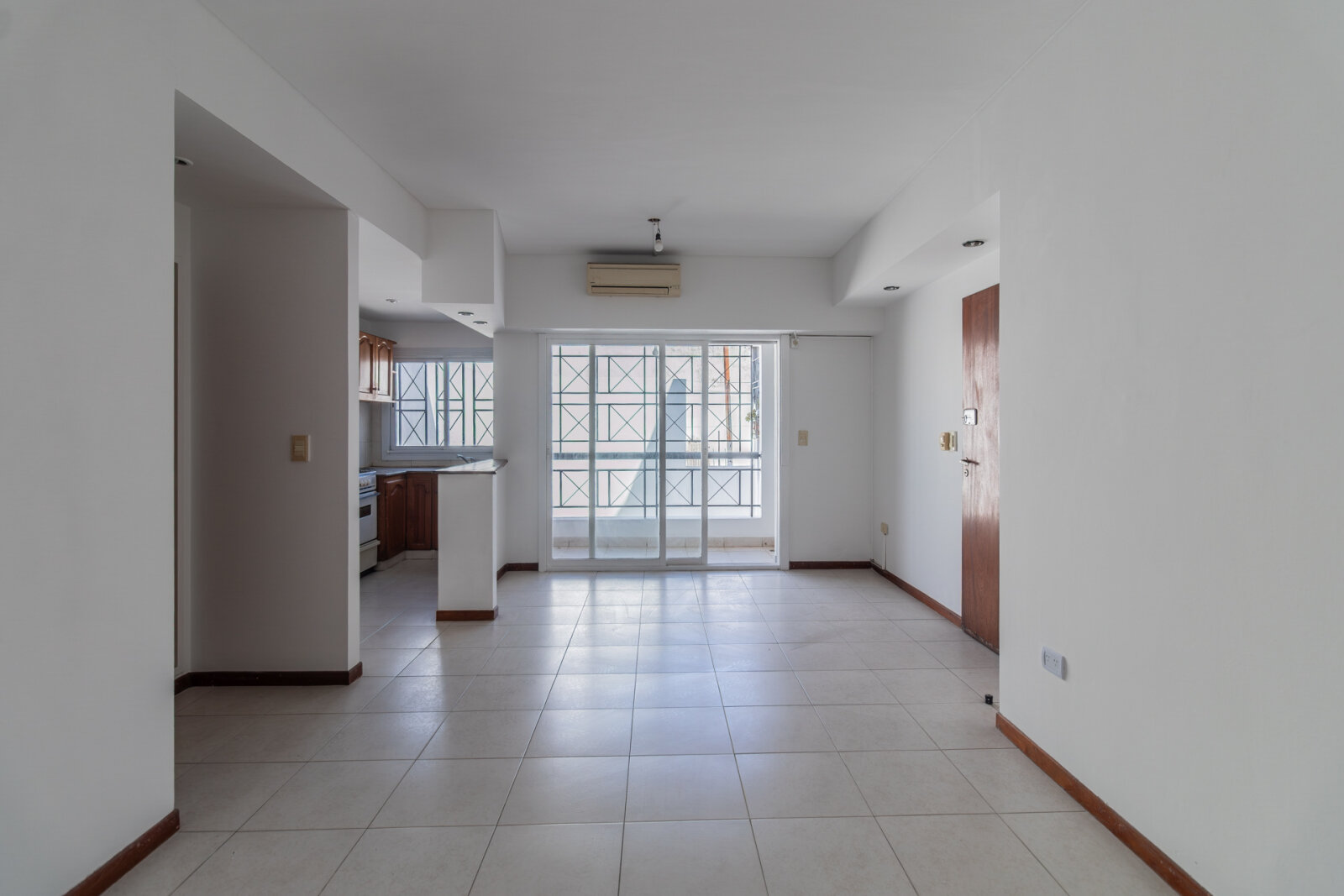 Venta. Monoambiente. Balcón. Bajas Expensas. Apto Crédito. Villa Luro. — foto 2