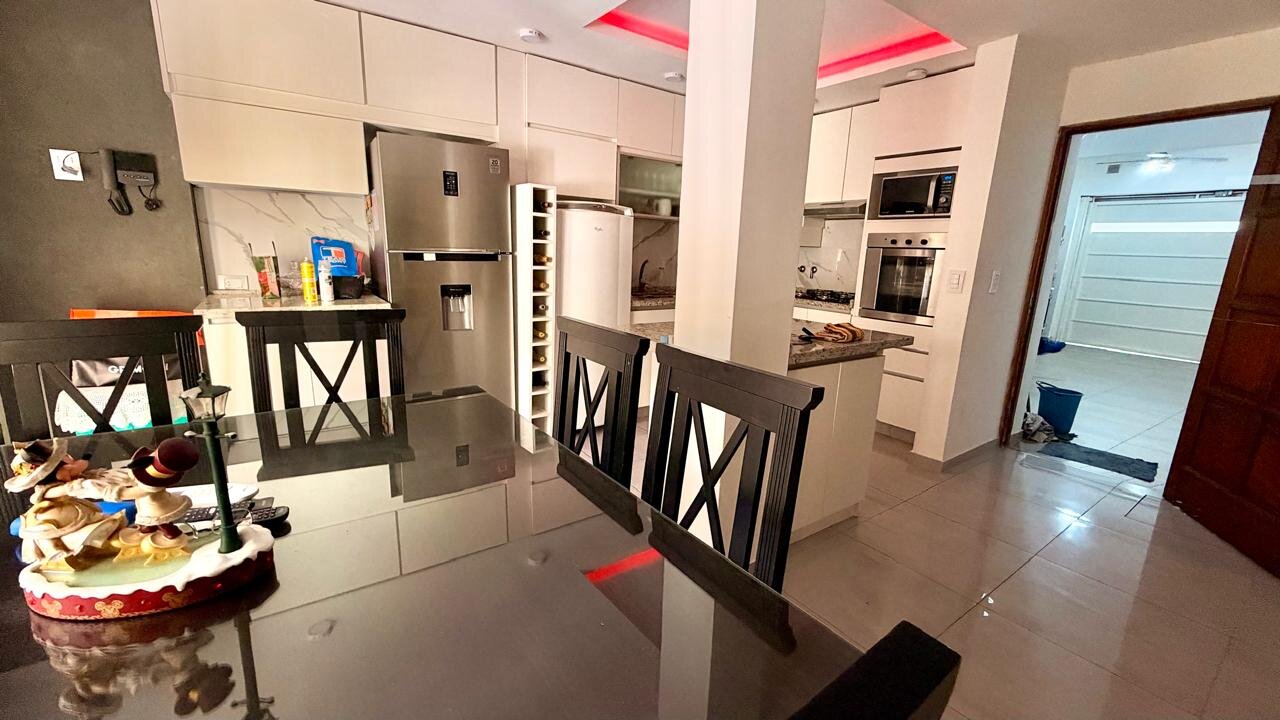 CASA MULTIFAMILIAR A NUEVO CON POSIBILIDAD DE UNIFICAR Y AMPLIAR — foto 3
