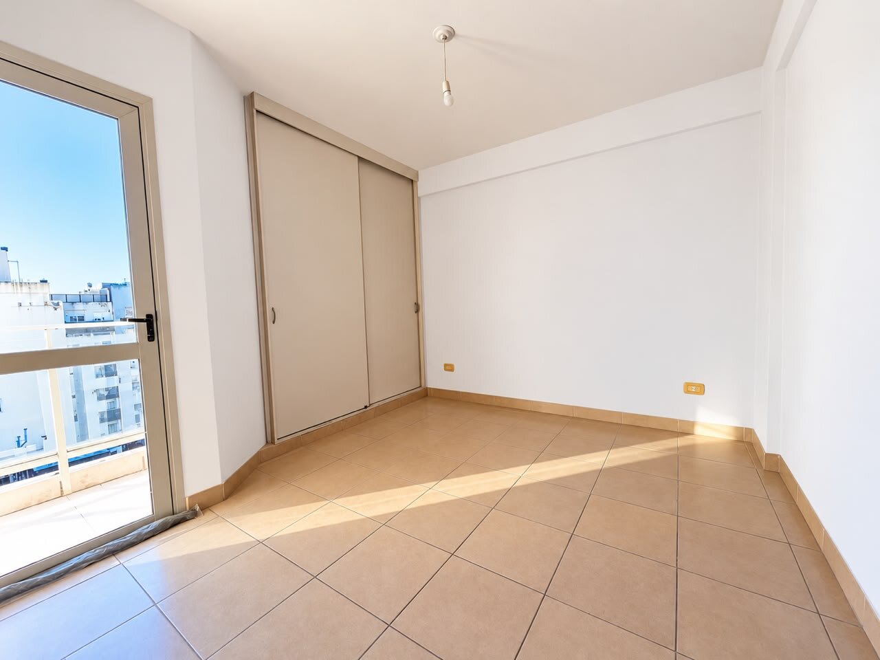Departamento en Alquiler de 2 dormitorios con balcon y terraza propia — foto 14