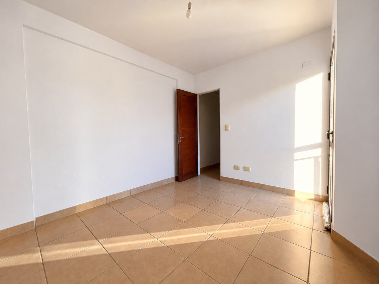 Departamento en Alquiler de 2 dormitorios con balcon y terraza propia - 16