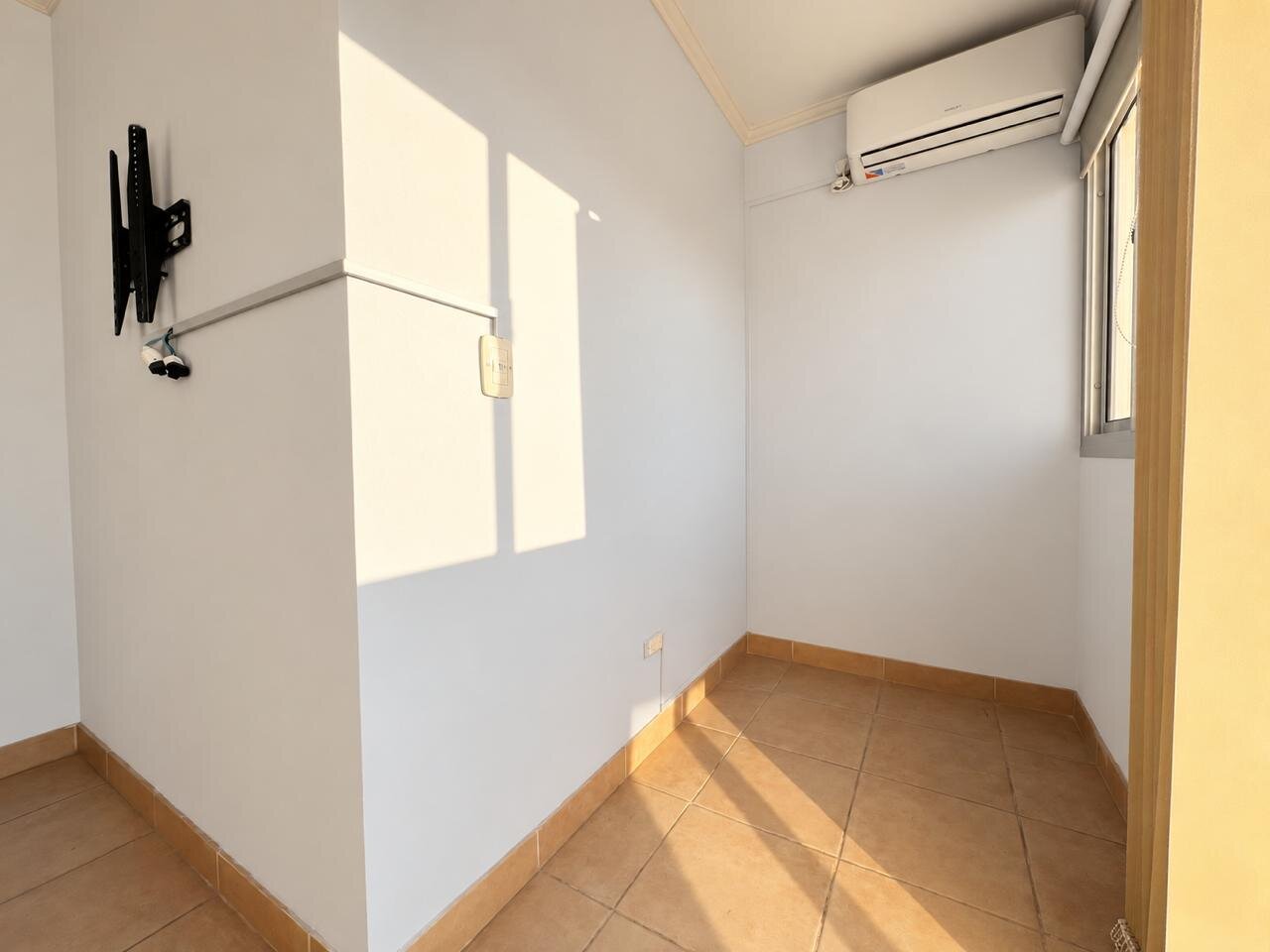 Departamento en Alquiler de 2 dormitorios con balcon y terraza propia — foto 3