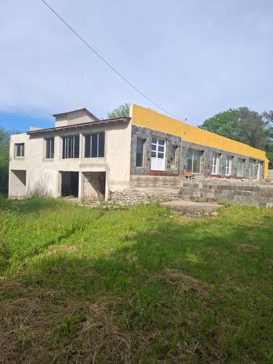 VENTA IMPORTANTES LOCALES COMERCIALES EN VILLA RUMIPAL - 2