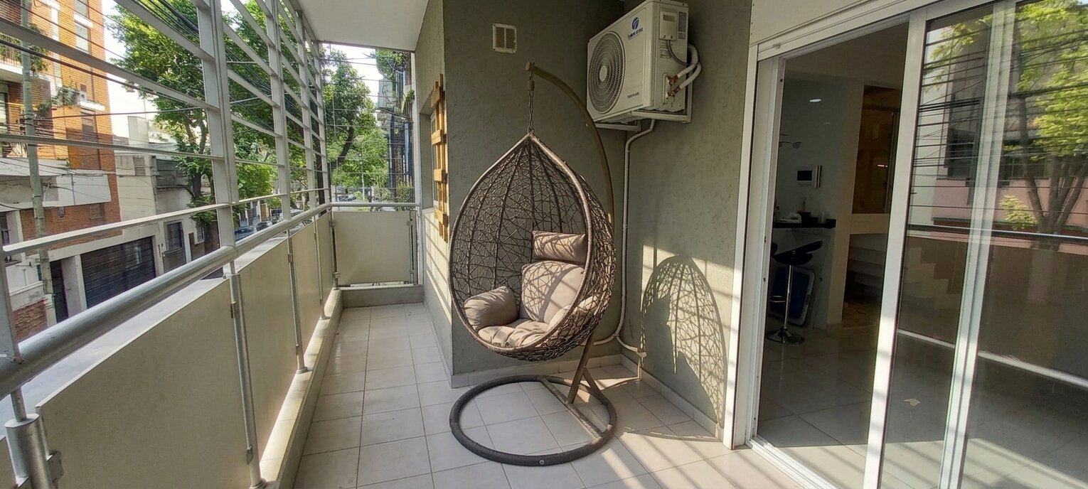 Moderno Ph con balcón y patio, sin expensas! - 1
