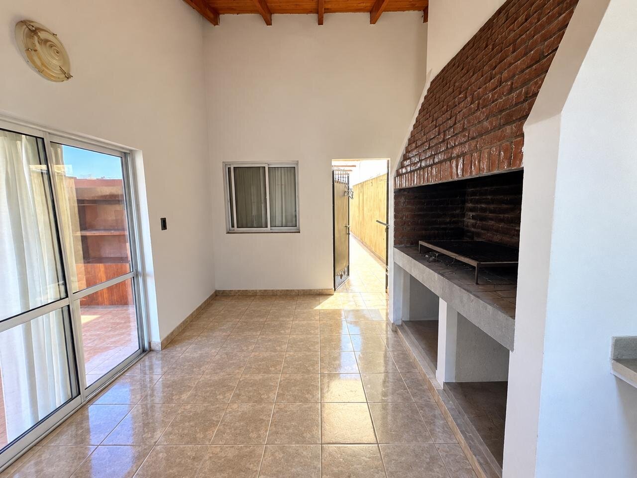 Vende casa ubicada en Brown 453 - 26