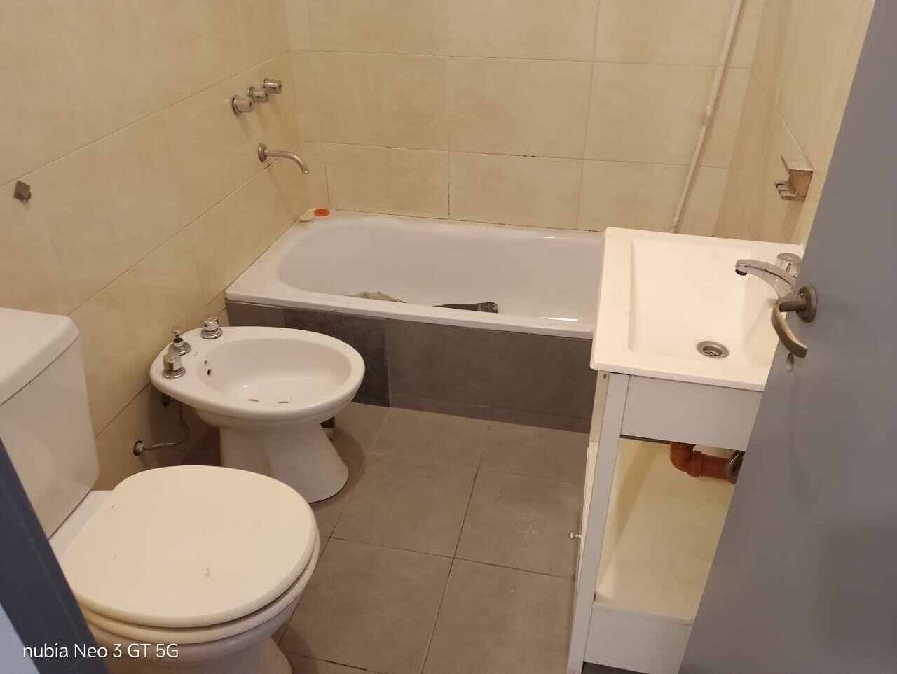 Monoambiente con Patio en Flores | Sin Expensas | Orientación Este | 1° Piso por Escalera — foto 5