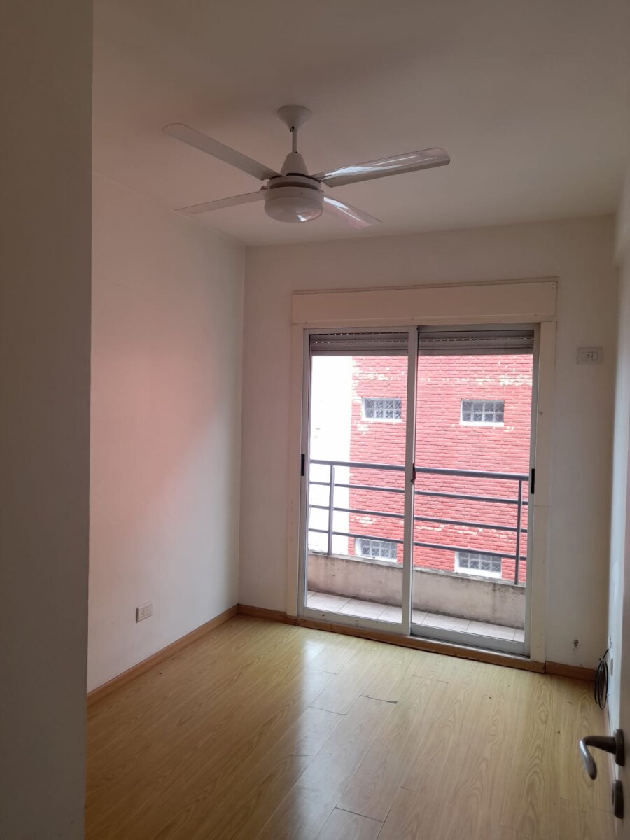 CABALLITO 3 AMB- CONTRAF-BALCON- BAULERA EXCELENTE-PALIER PRIVADO, CALEFACCION CON CALDERA AIRE AONDICIONADO MUY BUENA UBICACION - 32