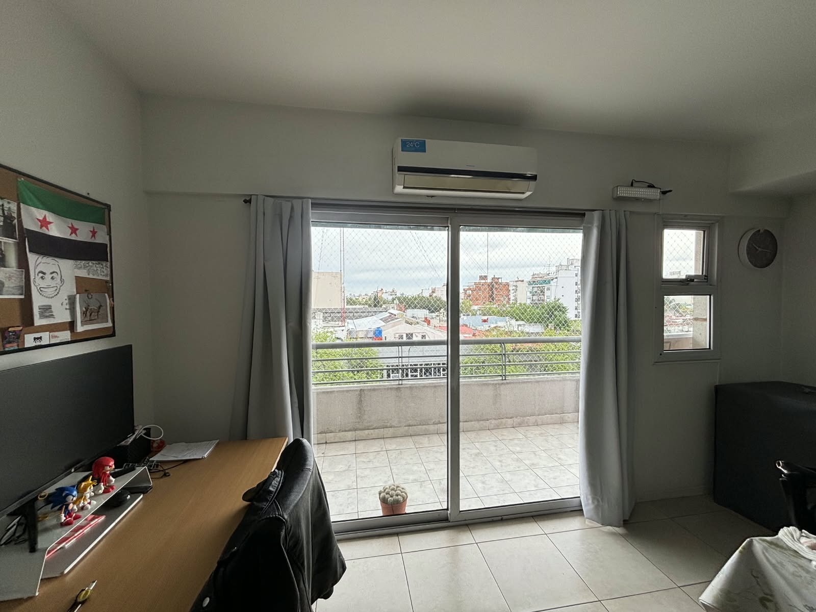 MUY LUMINOSO DEPARTAMENTO DE 2 AMBIENTES AL FRENTE CON BALCÓN – FLORESTA — foto 4