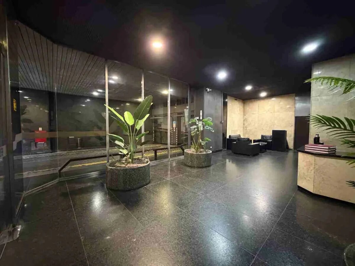 Alquiler Moderna Oficina con excelente ilumunación, cocina y baño privado, Monserrat. - 26