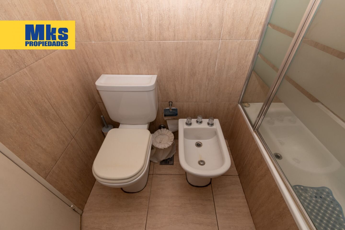 Departamento. Venta. 4 ambientes. Cochera. Full amenities. — foto 7