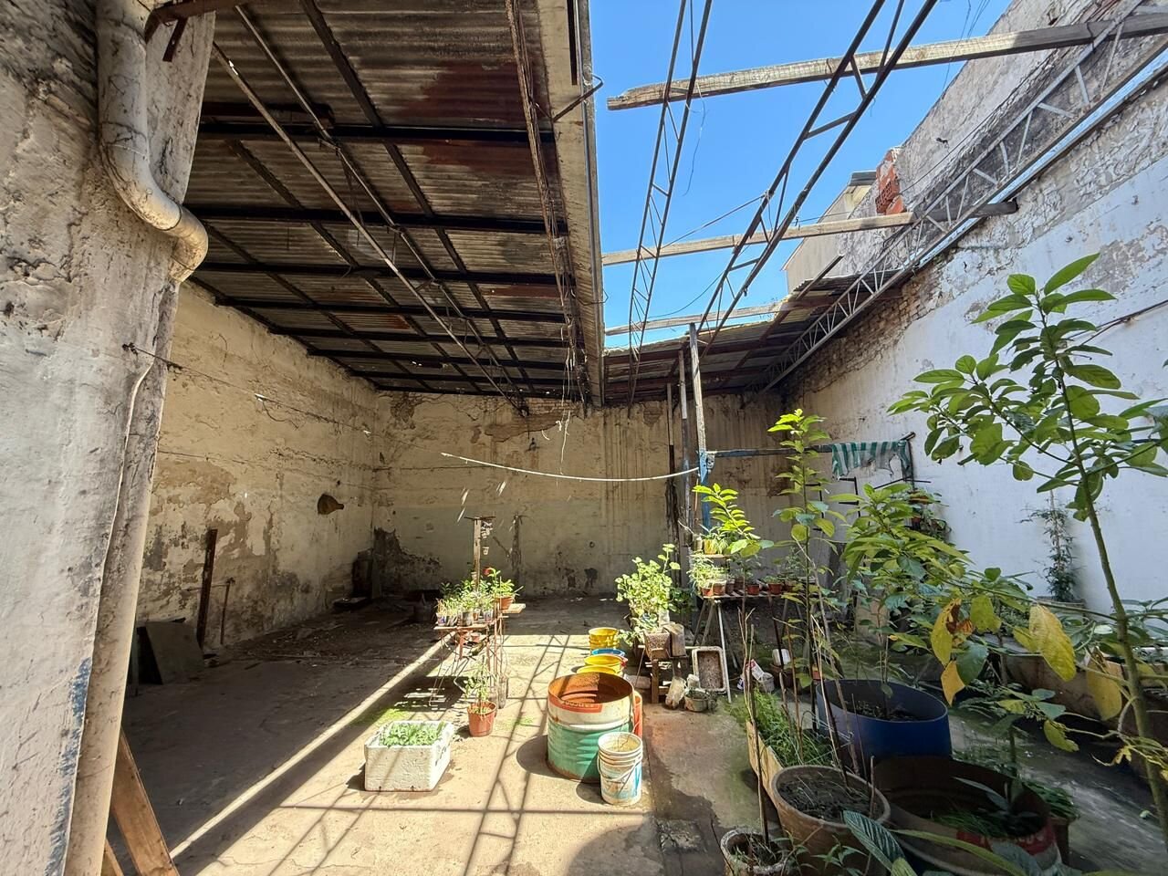 Lote 8,66 x 44,38 con galpón y departamentos a refaccionar – Barracas - 6