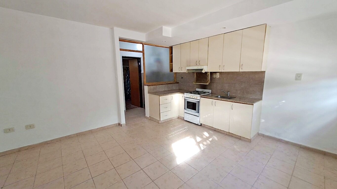 Departamento en Alquiler Bolivia 663 — foto 3