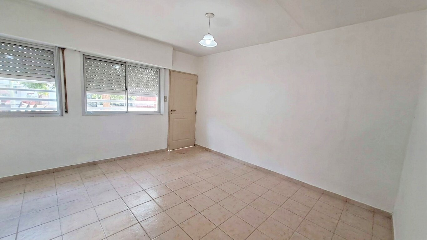 Departamento en Alquiler Bolivia 663 — foto 2