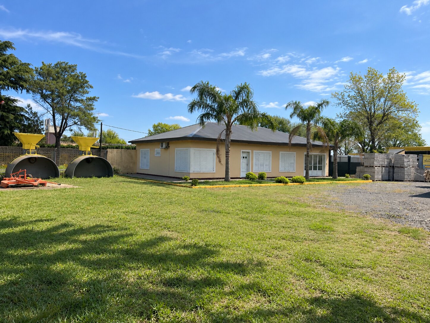 Nave 2.300 m2 + Oficinas 300 m2 en Alquiler | Alvear | Ruta Provincial 21 km 288 - 15