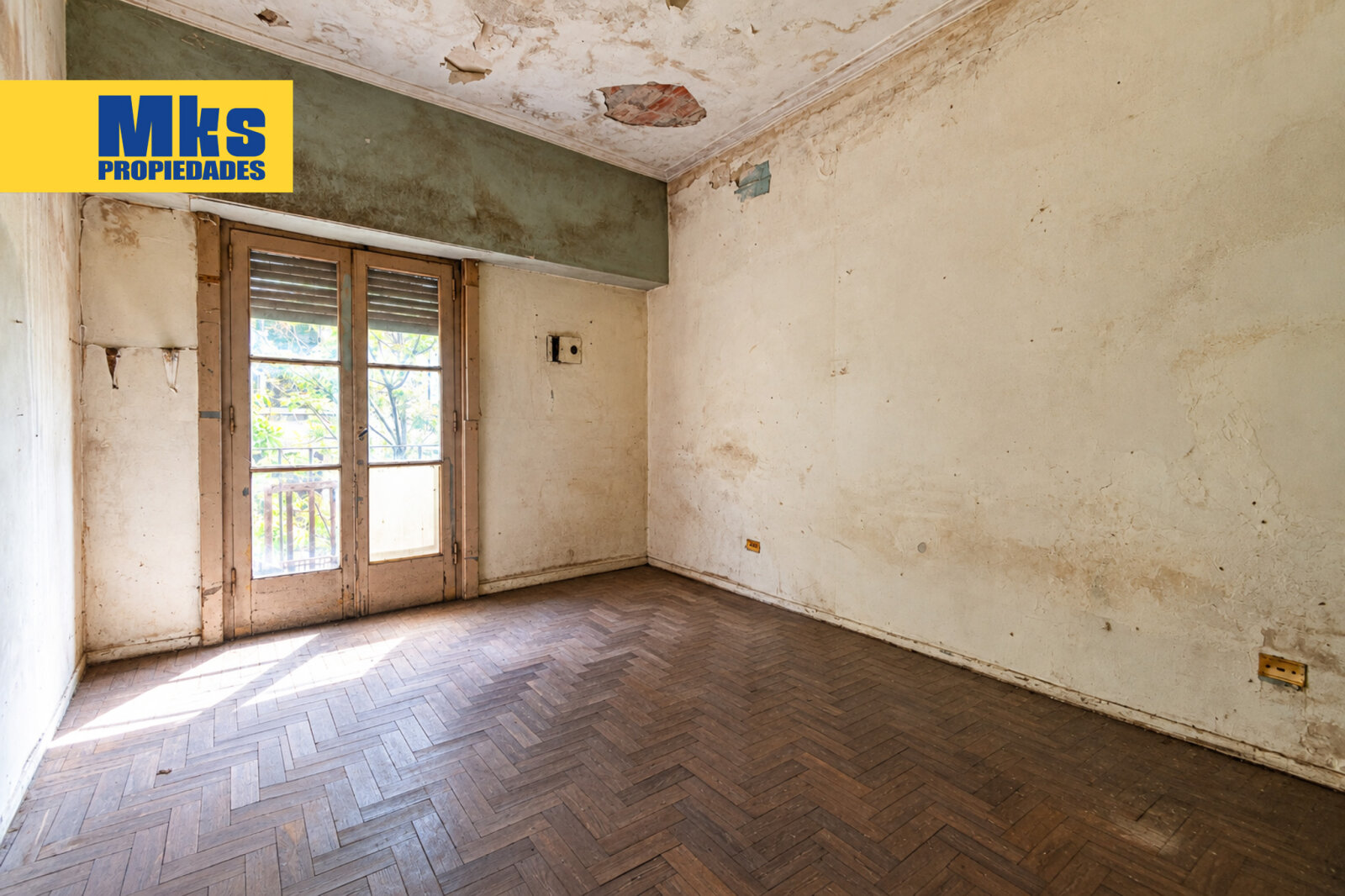 Venta en Block barrio de La Boca. 10 Phs mas local en esquina. Ideal inversion, zona de crecimiento. - 77