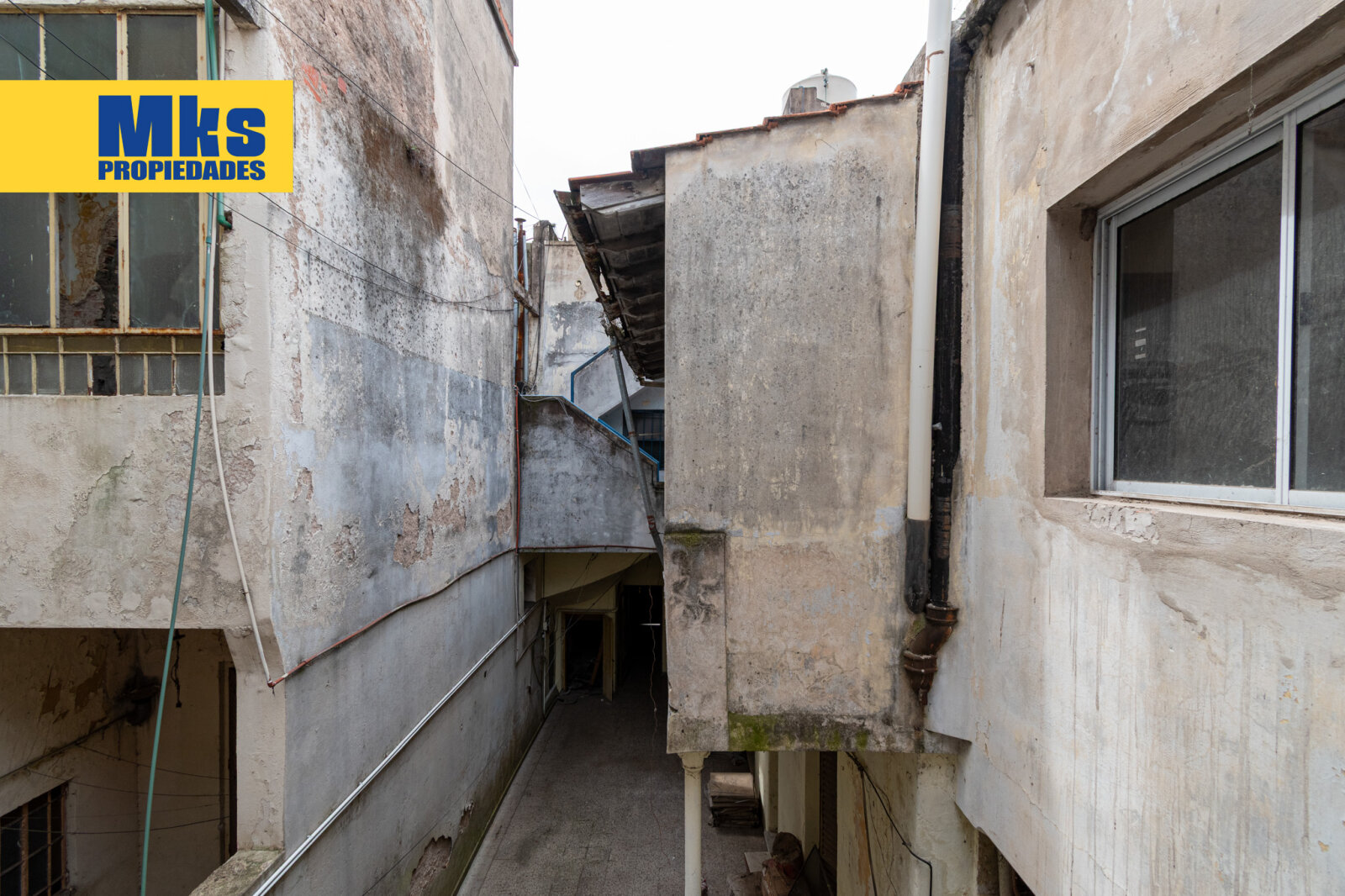 Venta en Block barrio de La Boca. 10 Phs mas local en esquina. Ideal inversion, zona de crecimiento. - 61
