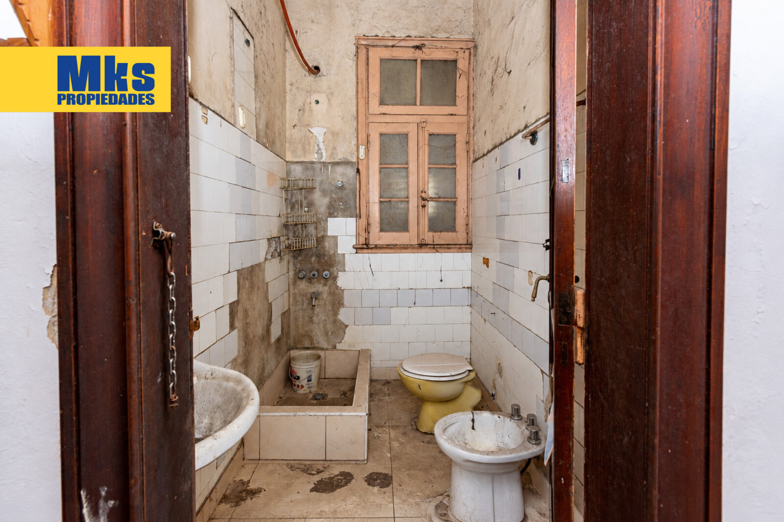 Venta en Block barrio de La Boca. 10 Phs mas local en esquina. Ideal inversion, zona de crecimiento. - 62