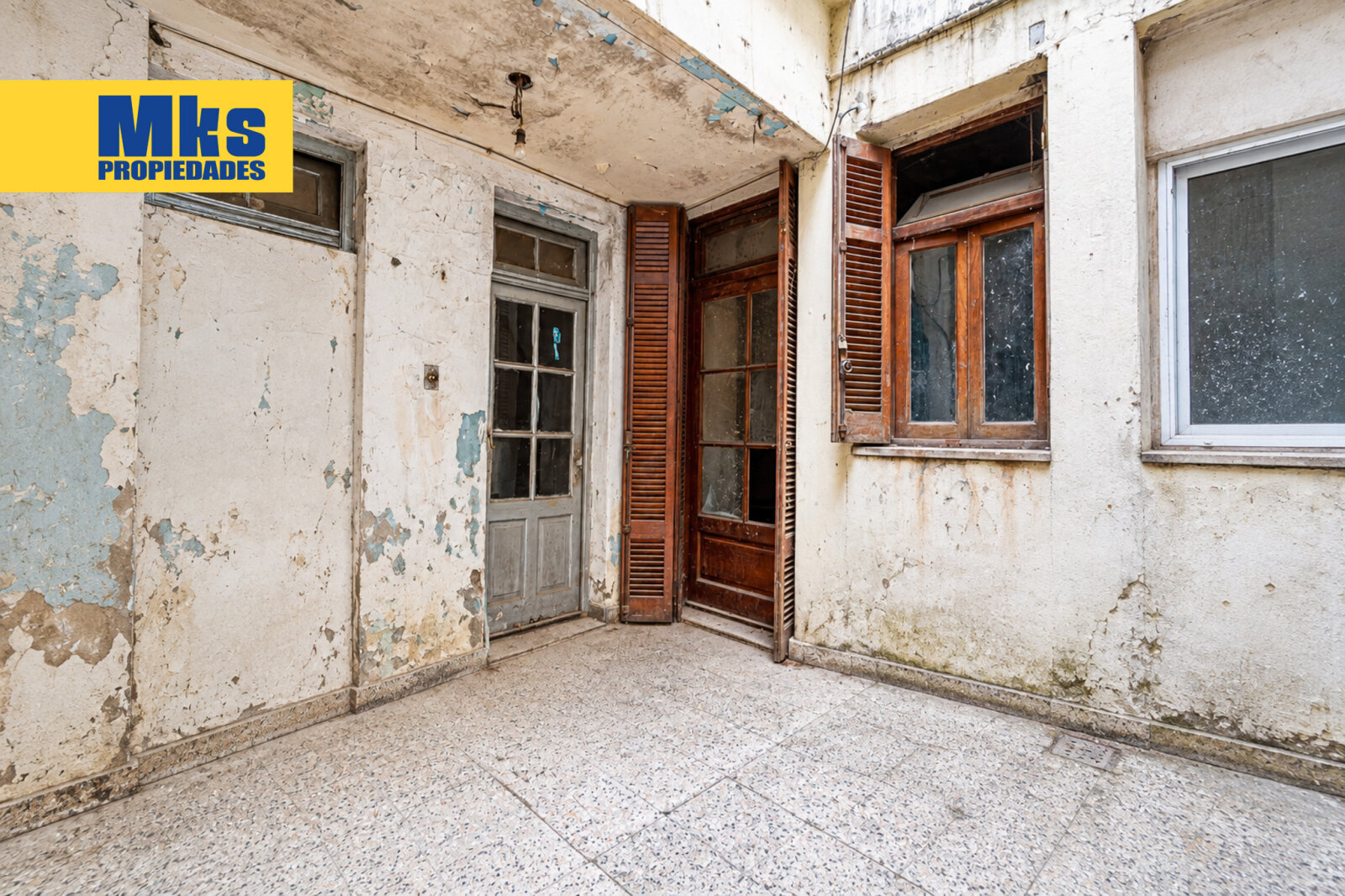 Venta en Block barrio de La Boca. 10 Phs mas local en esquina. Ideal inversion, zona de crecimiento. - 24