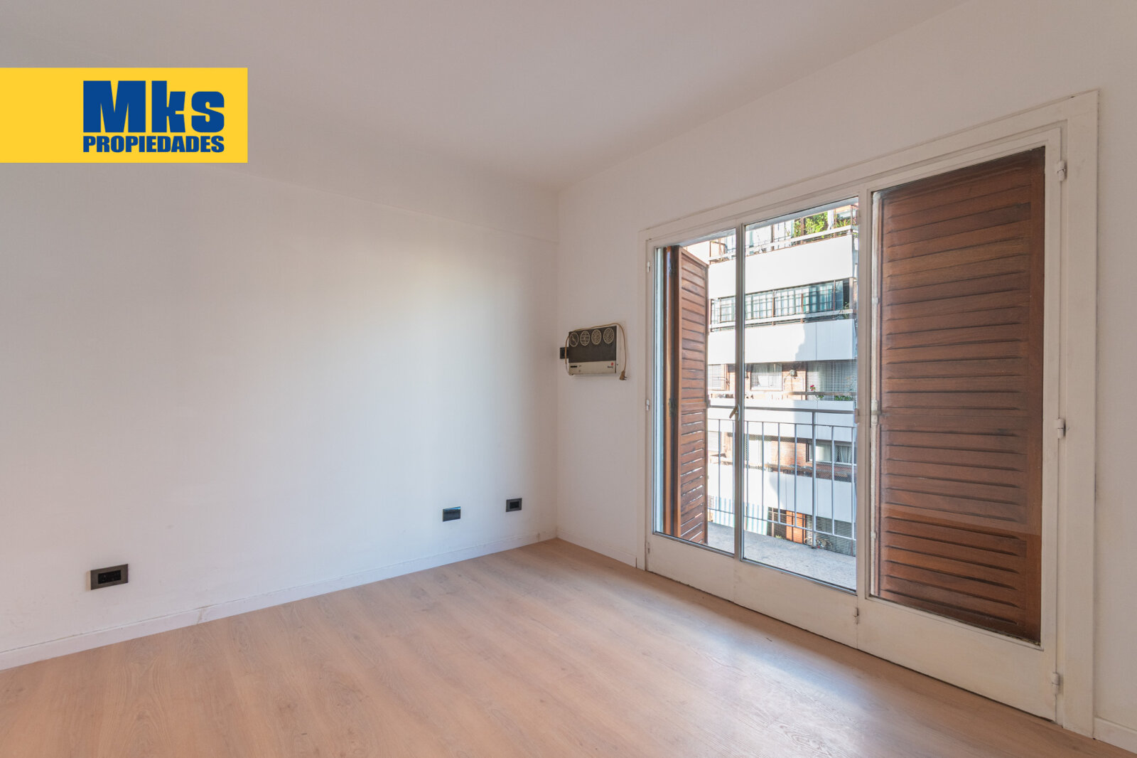 Departamento en venta 4 ambientes reciclado c/ balcon corrido muy luminoso. Barracas. — foto 10