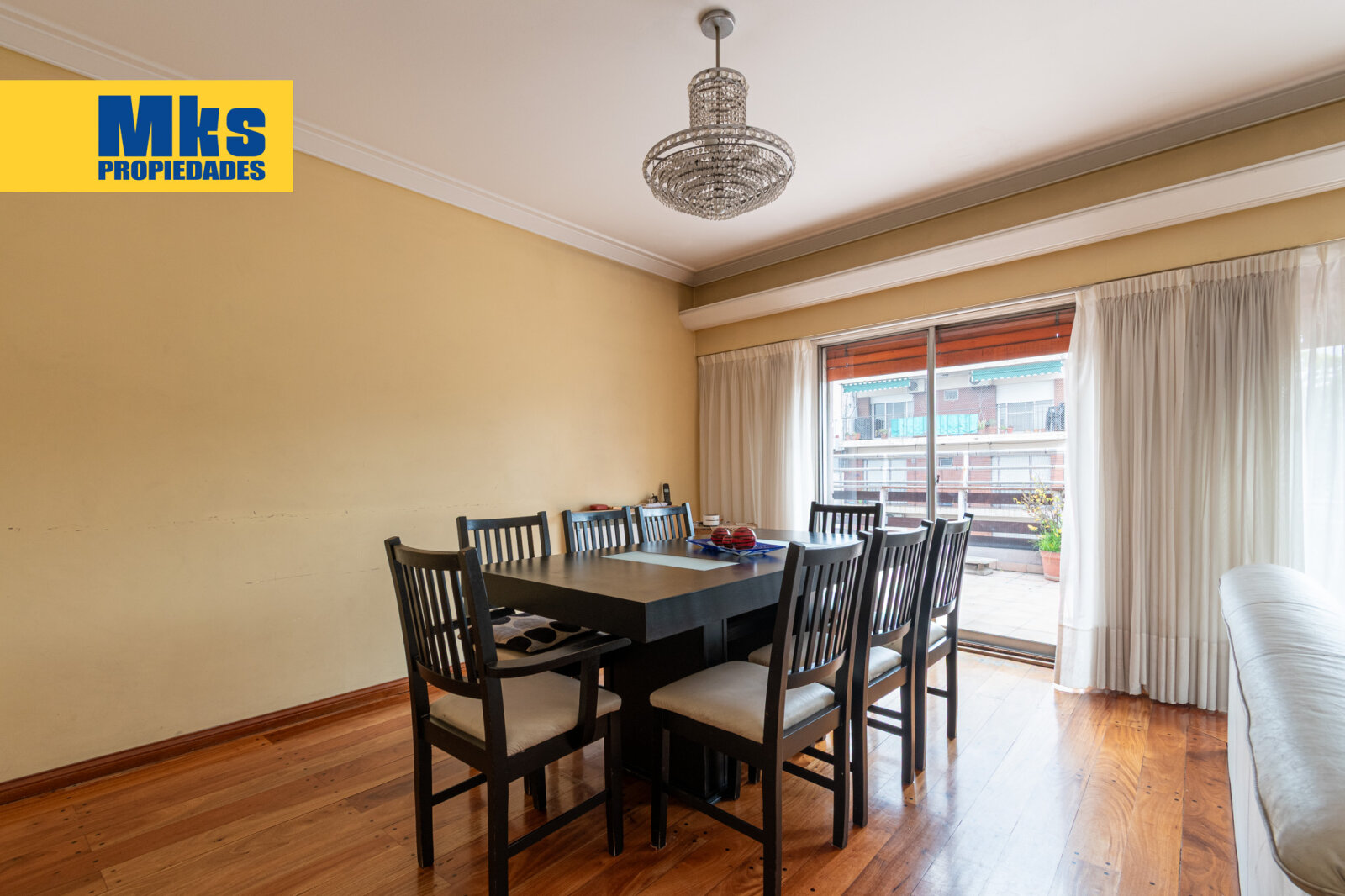 Departamento de 5 Ambientes c/dep en Venta 204 m2 con balcon aterrazado, cochera y baulera. — foto 3