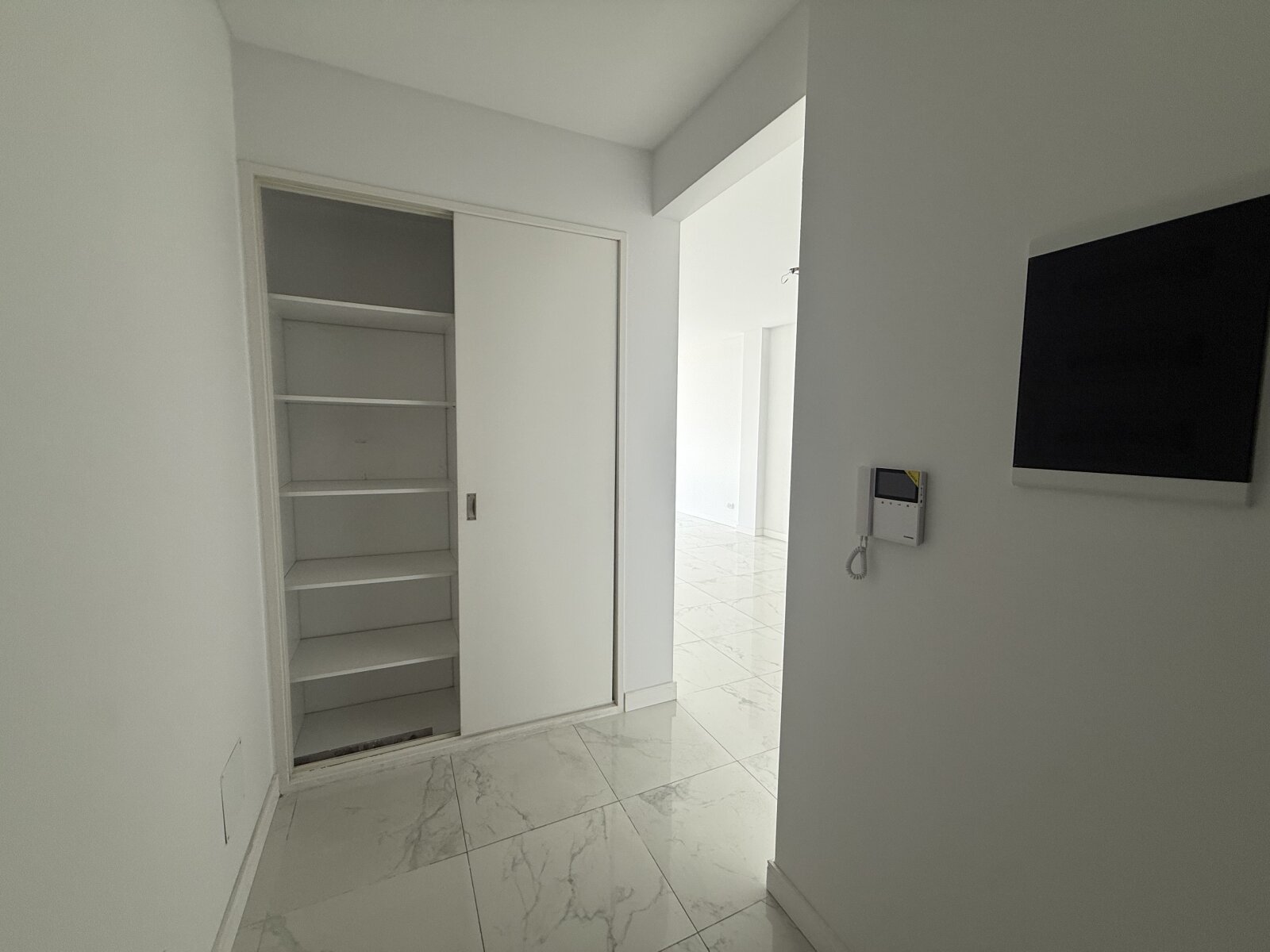 Departamento en alquiler de 3 ambientes — foto 2