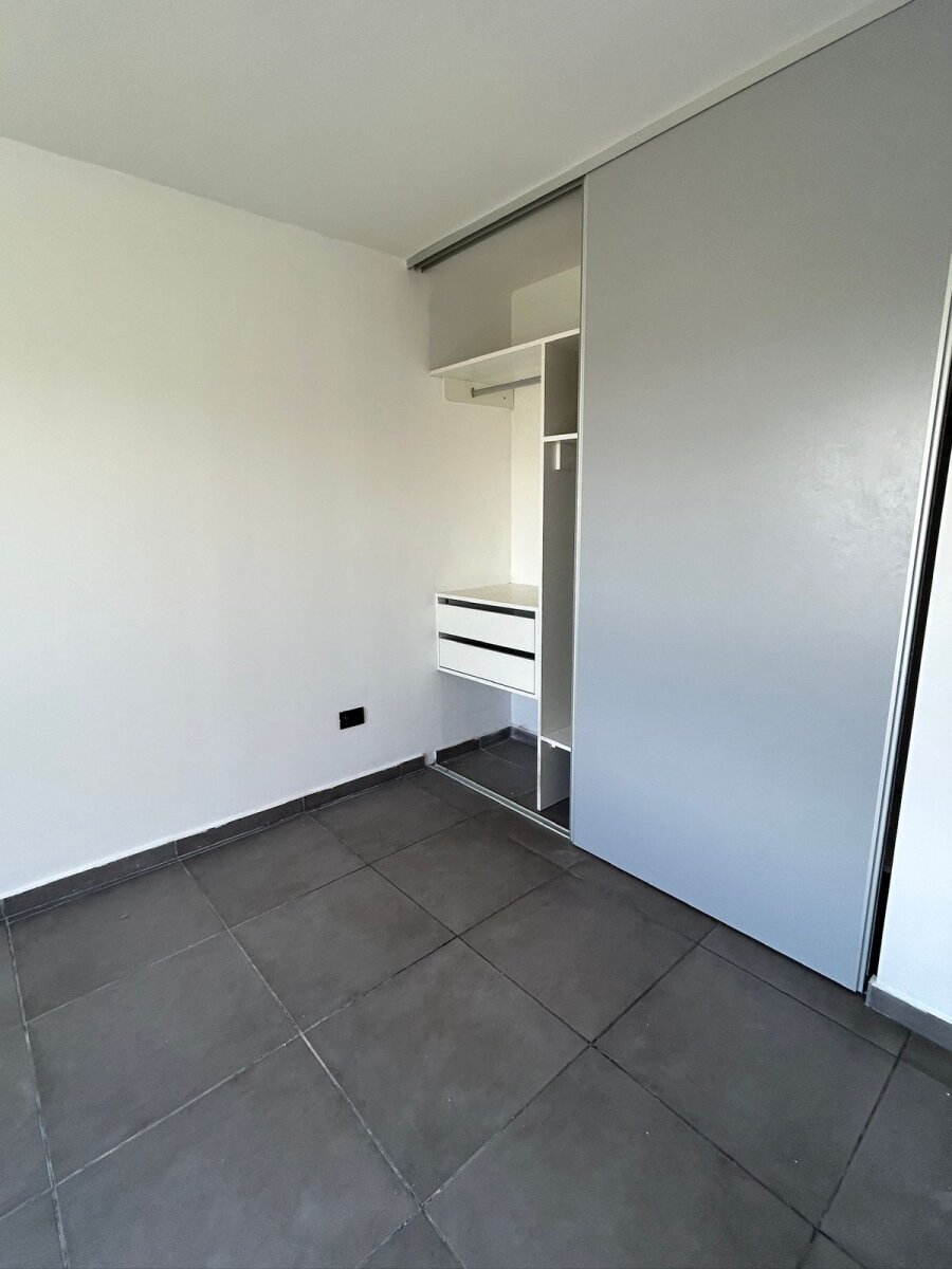 Departamento 2 Dormitorios con Balcon y Cochera - B° Alto Alberdi — foto 6