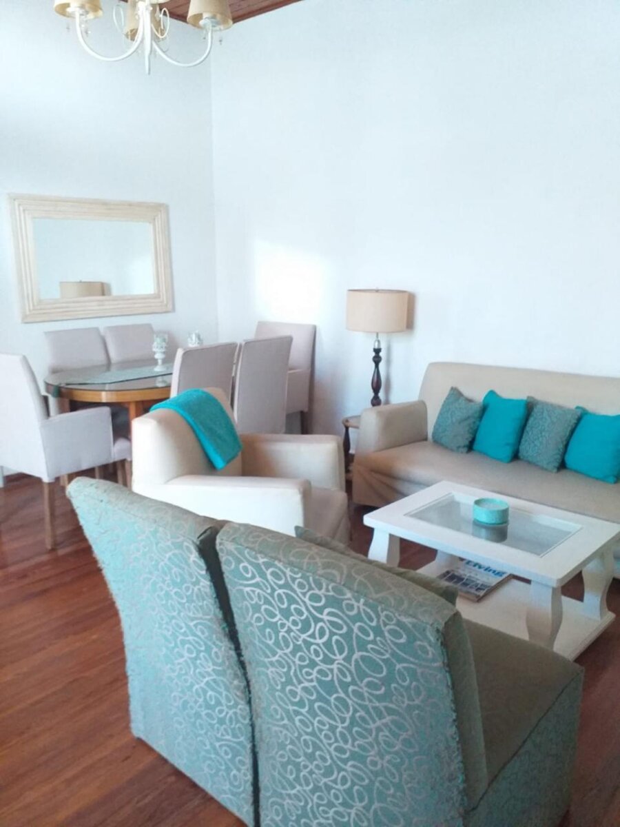 Hermoso chalet a la venta de 5 ambientes con cochera, en pleno centro de Zarate, Provincia de Buenos Aires. — foto 4