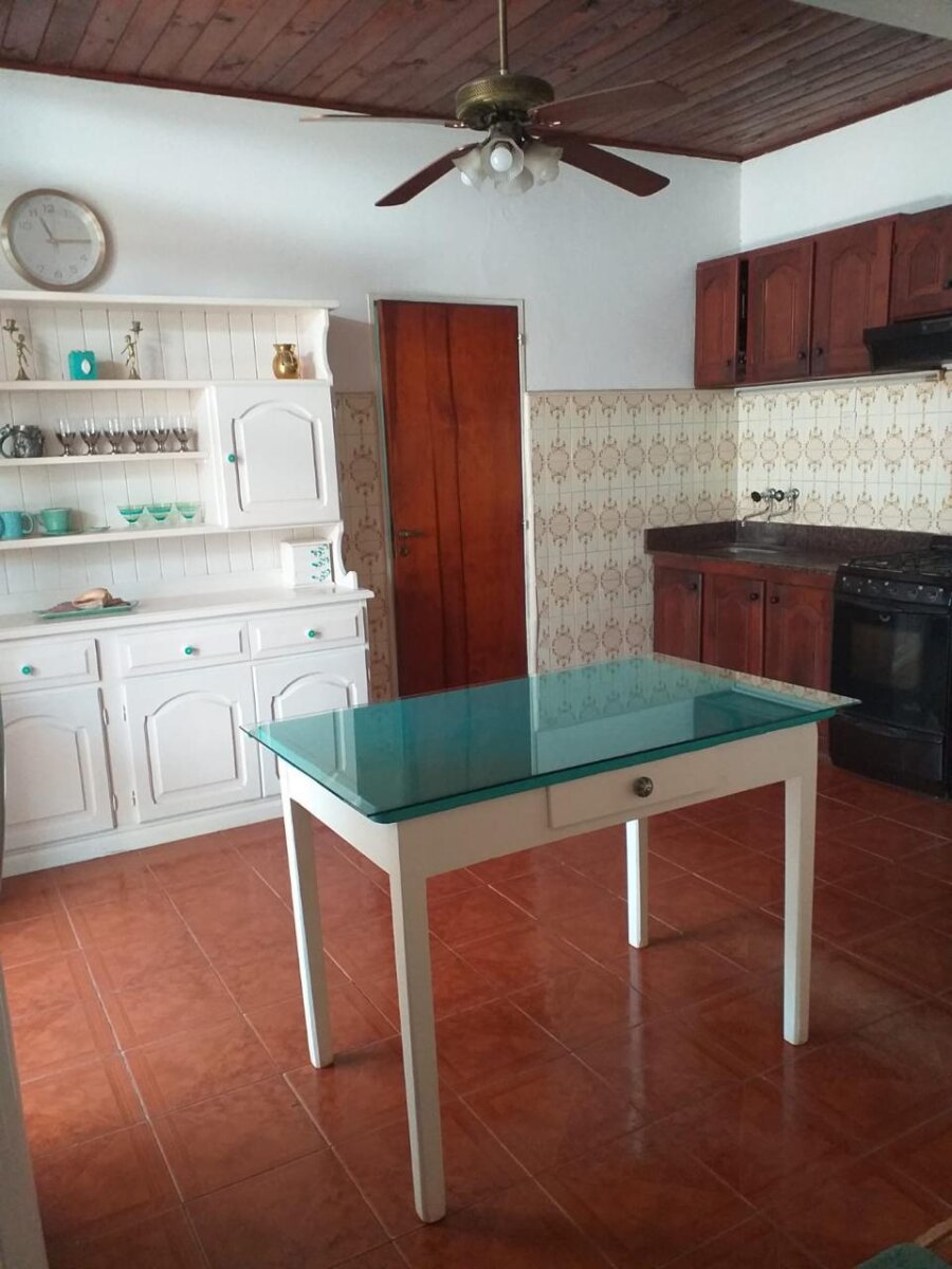 Hermoso chalet a la venta de 5 ambientes con cochera, en pleno centro de Zarate, Provincia de Buenos Aires. — foto 8